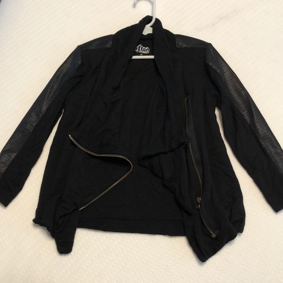 Afton Street black side zip jacket or top, super trendy - Picture 2 of 8